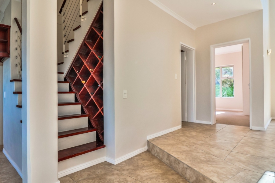 To Let 6 Bedroom Property for Rent in Bettys Bay Western Cape